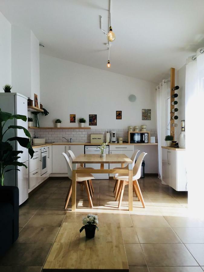 Gite Blanco Y Madera Narbonne Exterior foto